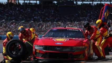 How Fast NASCAR Pit Stops Really Are During a Race
