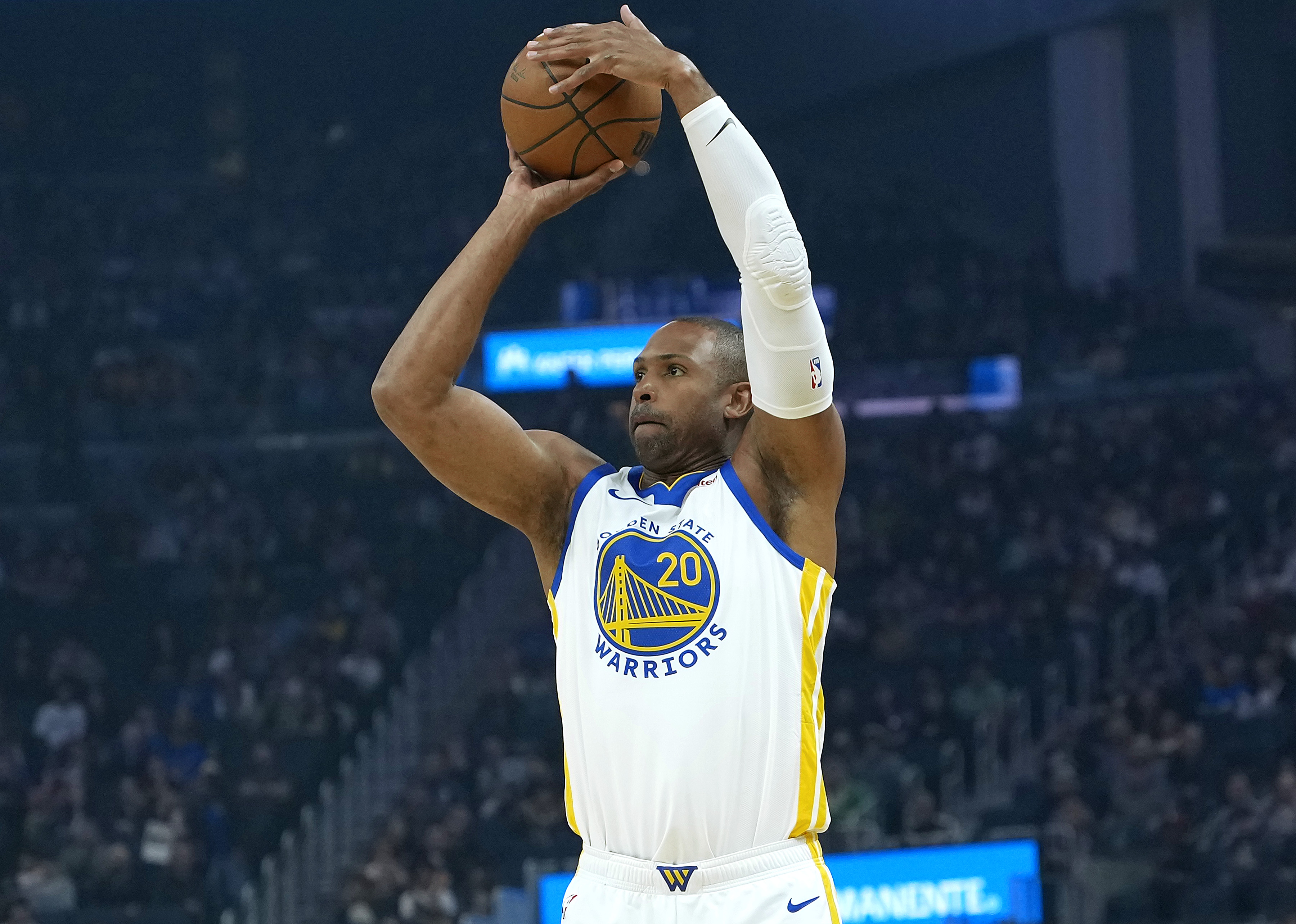 Golden State Warriors Make Al Horford GettyImages 2266393109 F18579 