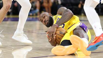 Lakers’ LeBron James Announces Injury News Before Game vs Rockets