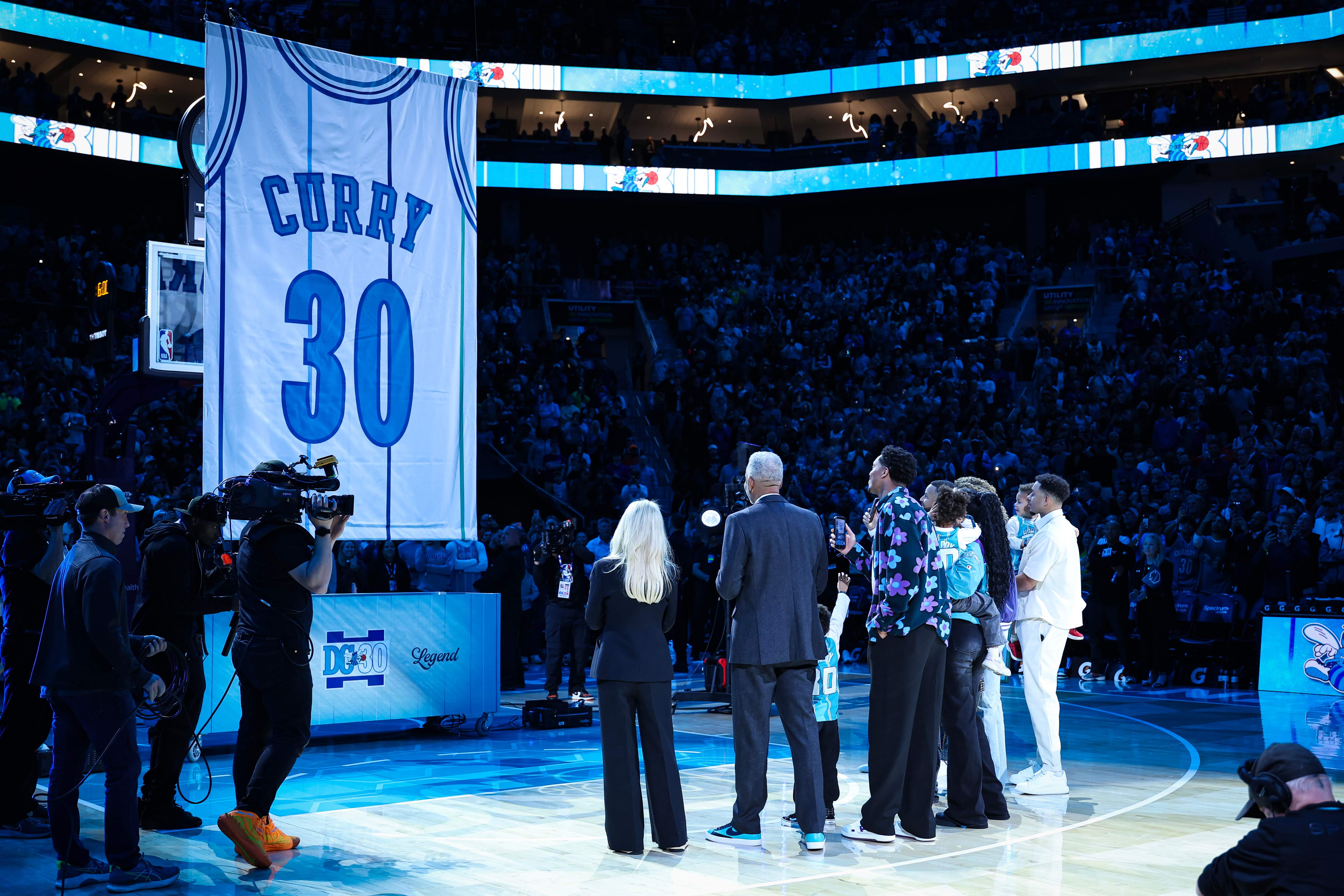 Warriors Seth Curry Drops Hilarious Line About Steph At Jersey Warriors Seth Curry Drops Hilarious Line About Steph At Jersey