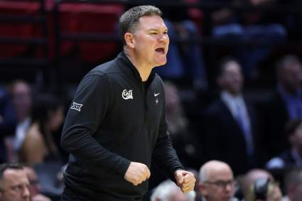 Arizona’s Tommy Lloyd Announces Major Career Decision on North Carolina Job Day Before Final Four vs. Michigan