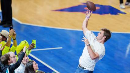 Patriots’ Drake Maye Sends Strong Message With Gesture At Hornets Game