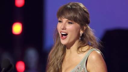 Taylor Swift Makes Public Appearance After Travis Kelce Date Night