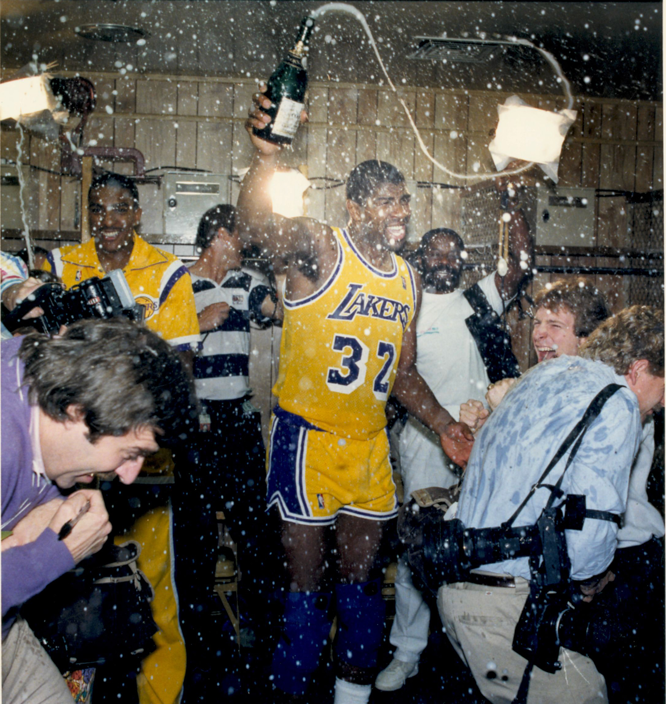 NBA Legend Magic Johnson Reacts To Los Angeles Lakers Victory