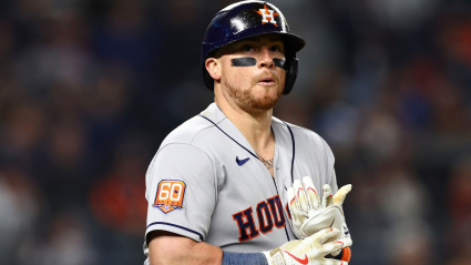 Astros Bring Back Familiar Face, Sign Catcher to Minor League Deal