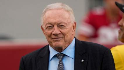 Cowboys Owner Jerry Jones Offers Olive Branch to NFL Superagent