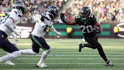 Jets Predicted to Pull the Plug on Breece Hall in Seahawks Trade Pitch