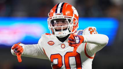 Cowboys Meet With ‘Most Polarizing’ Defensive Star