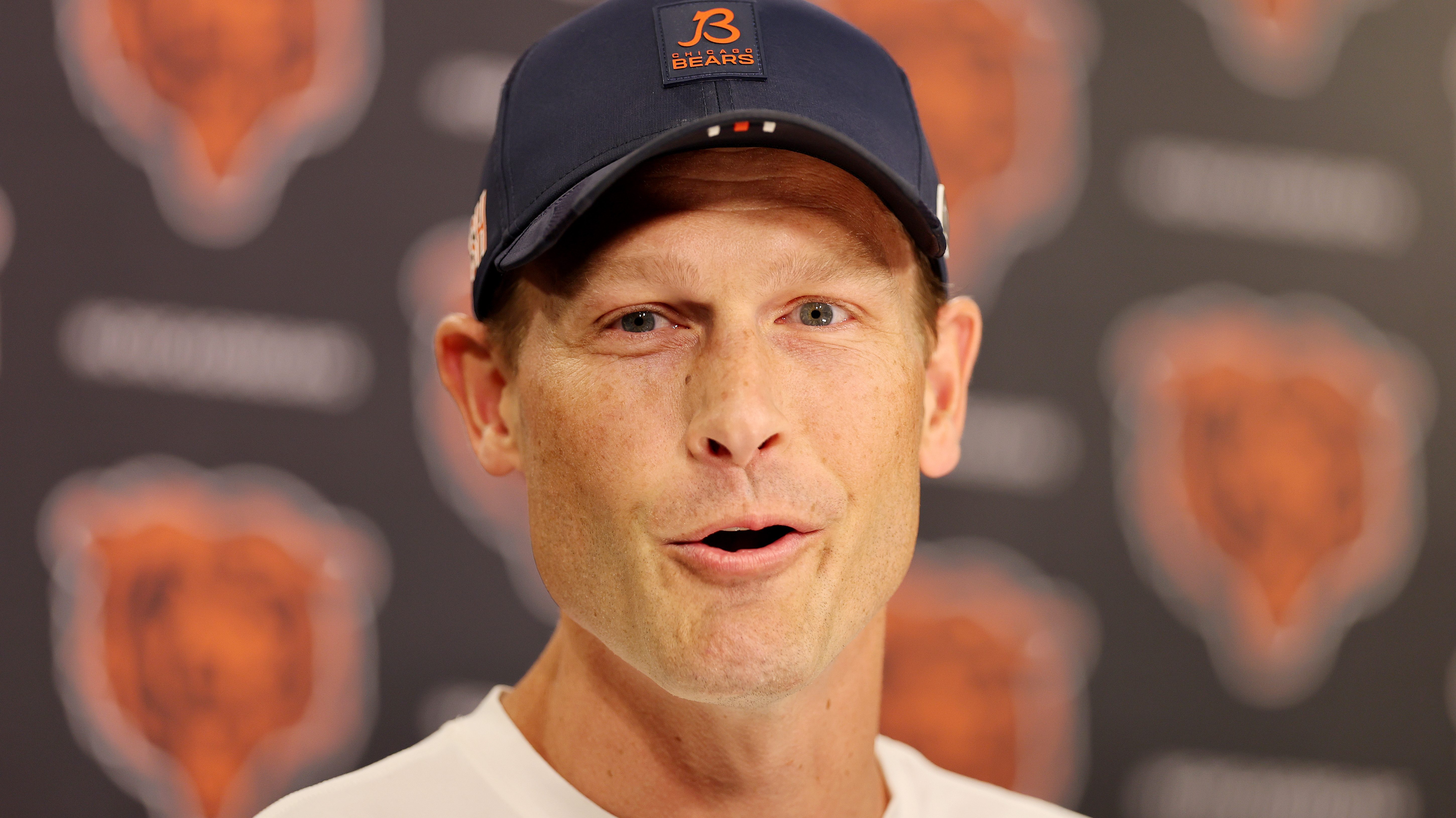 Bears trade up to acquire TE after run on edge rushers.