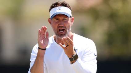 Cowboys Have Meeting With Record-Breaking Playmaker