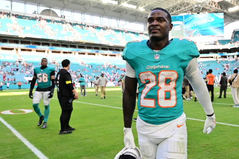 Miami Dolphins running back De'Von Achane during an NFL game.