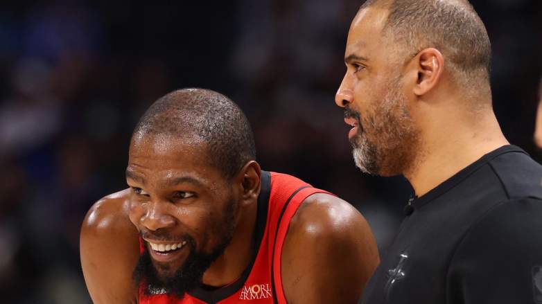 Kevin Durant talks with Ime Udoka on Rockets sideline amid Game 2 status uncertainty