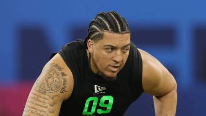 Steelers Have Meeting With Massive Lineman: Report