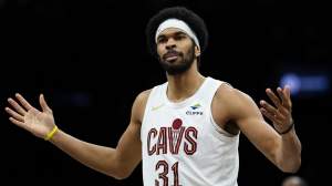Jarrett Allen reacts during a game for the Cleveland Cavaliers 