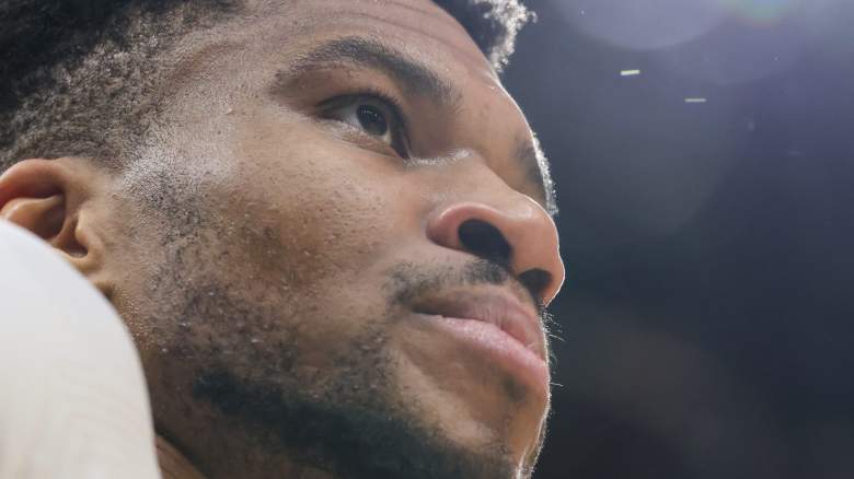 Giannis Antetokounmpo reacciona mientras los Bucks enfrentan incertidumbre después de una actualización preocupante