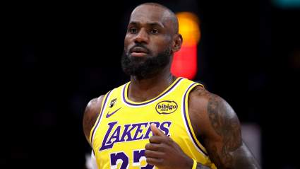 LeBron James Sends Tough Message to JR Smith After Brutal Lakers Injuries