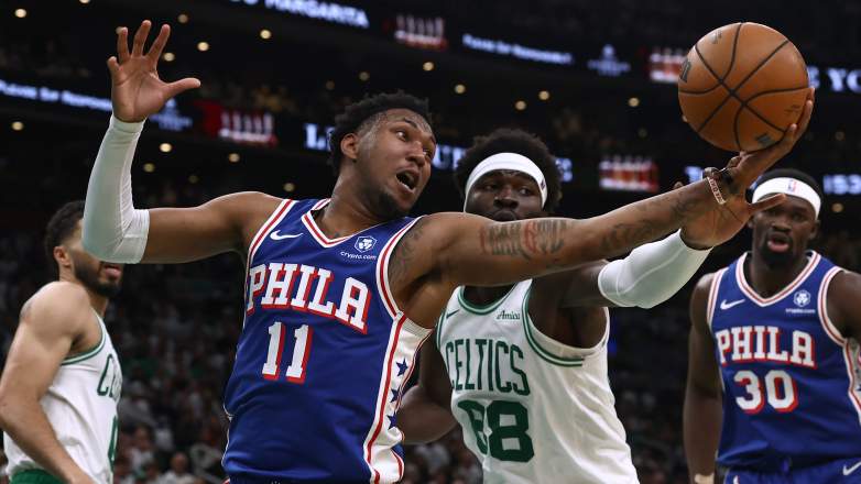 Justin Edwards battles Neemias Queta for rebound in Celtics vs 76ers Game 1