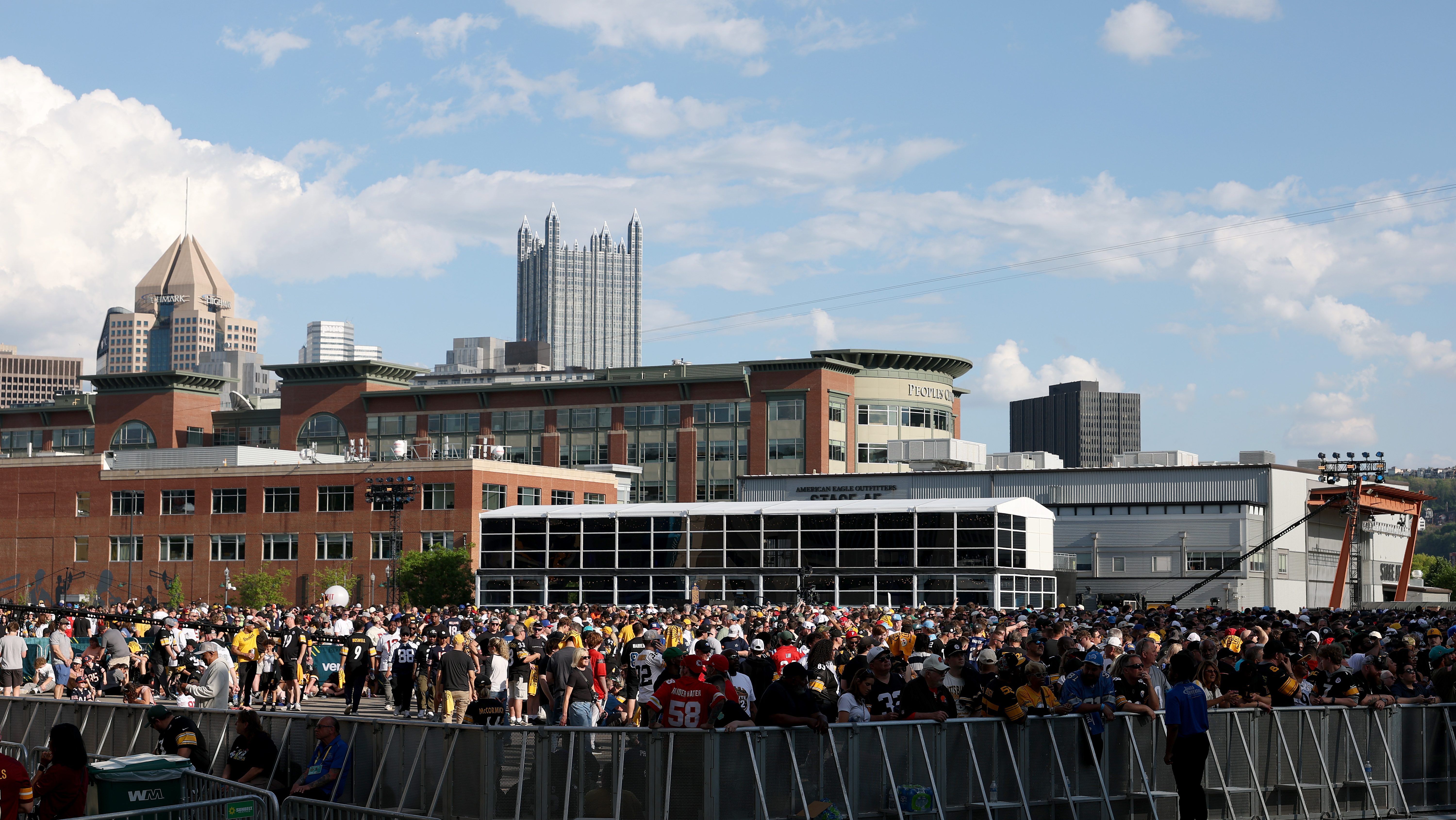 NFL Draft Live Blog: All 2026 First-Round Picks, Trades & Updates
