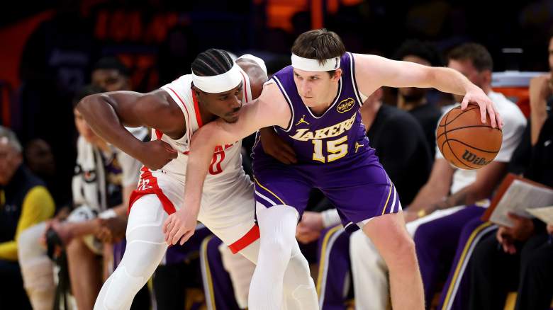 Austin Reaves' free agency is an upcoming issue the Lakers will have to decide on, and after his Game 5 injury return, it remains a question.