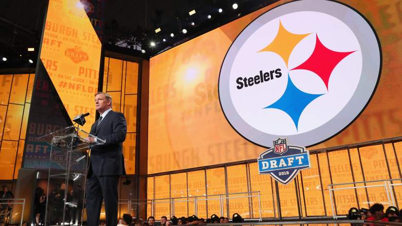 Pittsburgh Steelers 2026 NFL Draft trade with Buccaneers to upend Jets move.