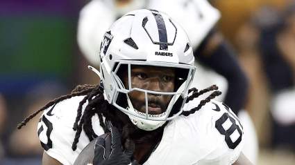 Raiders Sign Longtime Panthers Tight End to One-Year Deal