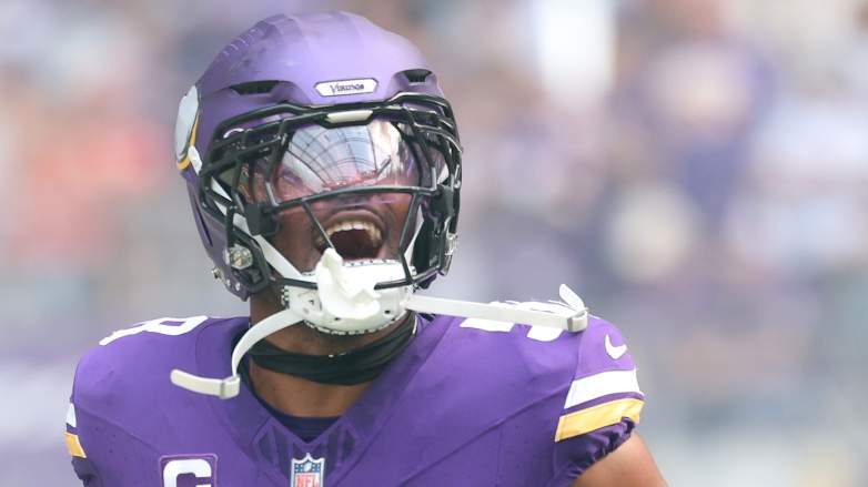 Vikings' defensive end Jonathan Greenard