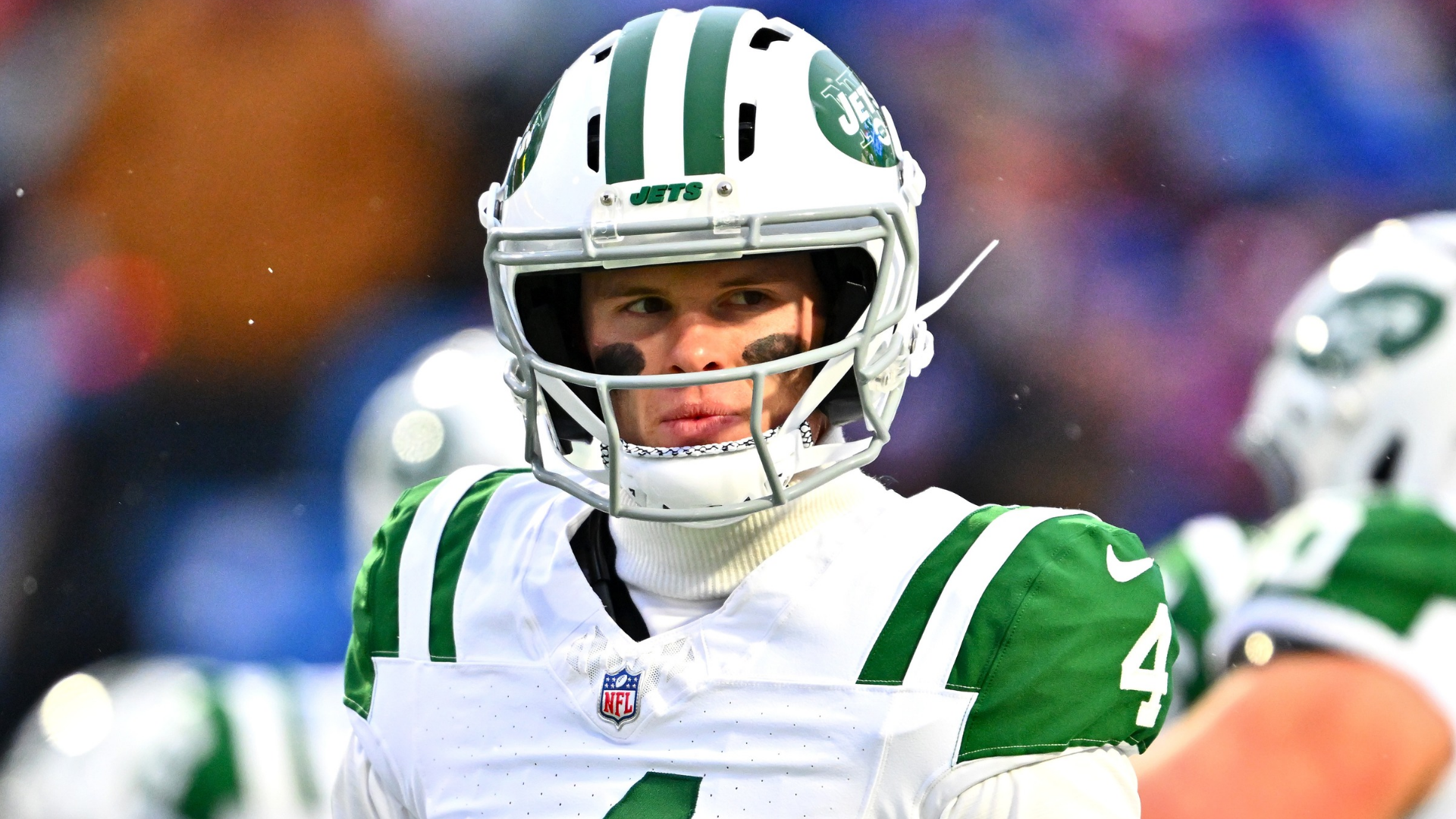 Brady Cook #4 of the New York Jets warms up before the game against the Buffalo Bills at Highmark Stadium on January 04, 2026 in Orchard Park, New York. (Photo by Jason Miller/Getty Images)