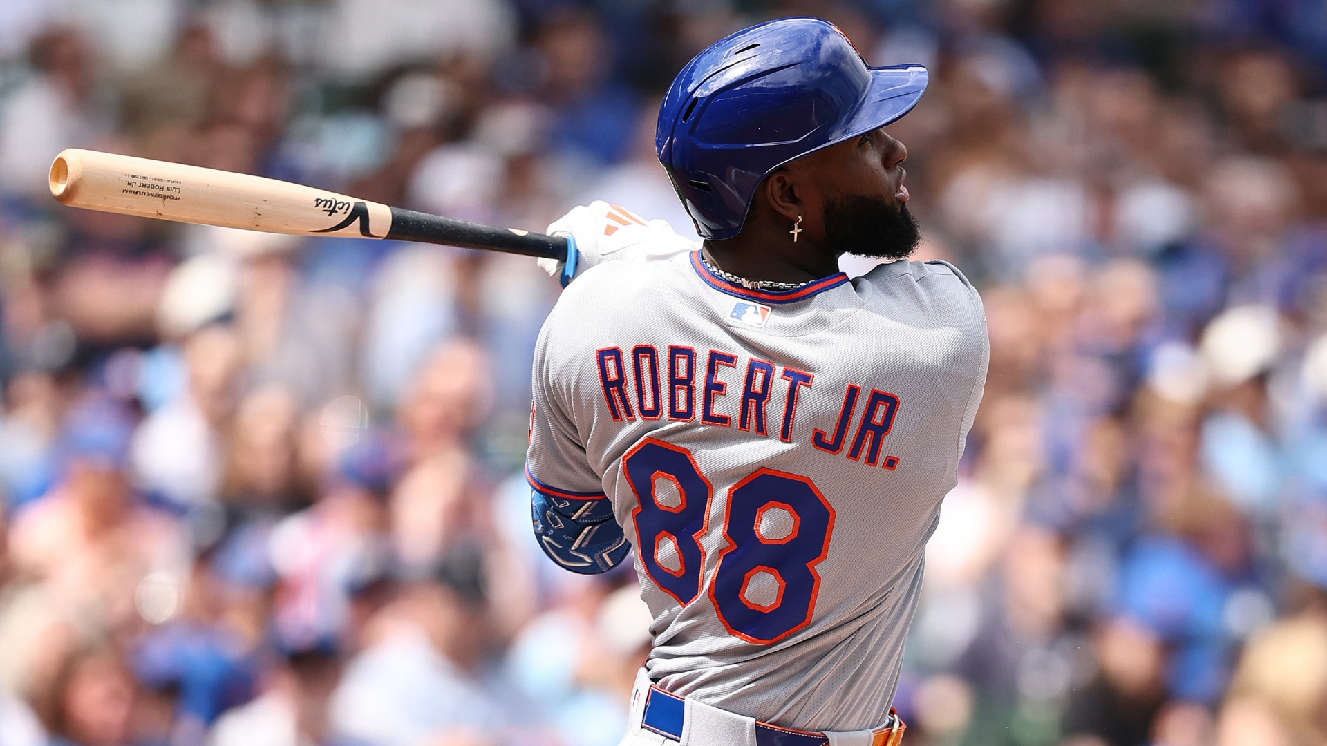 Luis Robert Jr. #88 of the New York Mets at bat against the Chicago Cubs at Wrigley Field on April 17, 2026 in Chicago, Illinois. (Photo by Michael Reaves/Getty Images)