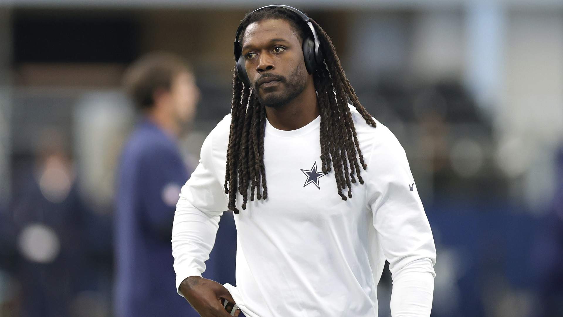 49ers get clear Jadeveon Clowney message before training camp: what to expect, explained.