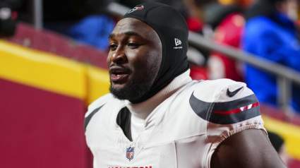 Buccaneers Sign 6-foot-6, 298-Pound International Prospect