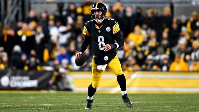 Pittsburgh Steelers quarterback Aaron Rodgers
