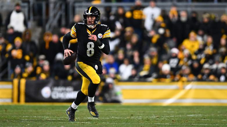 Pittsburgh Steelers quarterback Aaron Rodgers