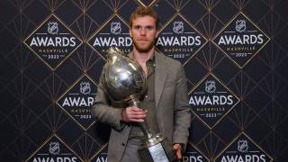 Connor McDavid is the Betting Favorite to win His 4th Hart Trophy