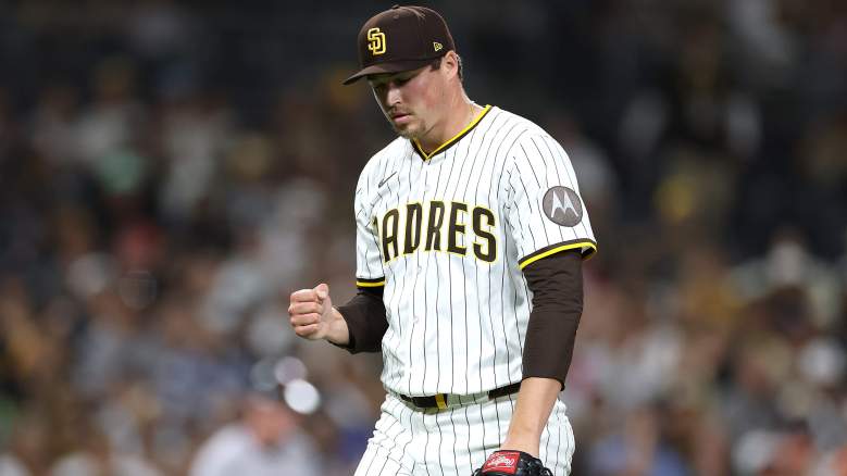 New York Yankees are linked to new trade proposal that sends three top prospects and pitcher Will Warren to the San Diego Padres for closer Mason Miller.