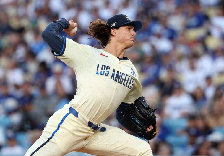 Tyler Glasnow records his 1,000th career strikeout against Houston Astros.