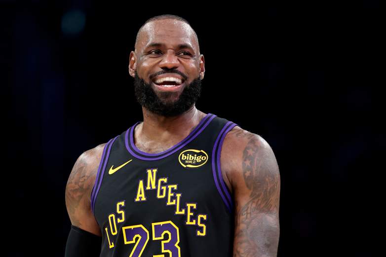 Los Angeles Lakers star LeBron James has a super rare trading card that is now up for auction.