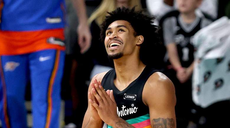 De'Aaron Fox injury update, San Antonio Spurs, Dylan Harper, Spurs starting lineup, Spurs vs Thunder Game 2