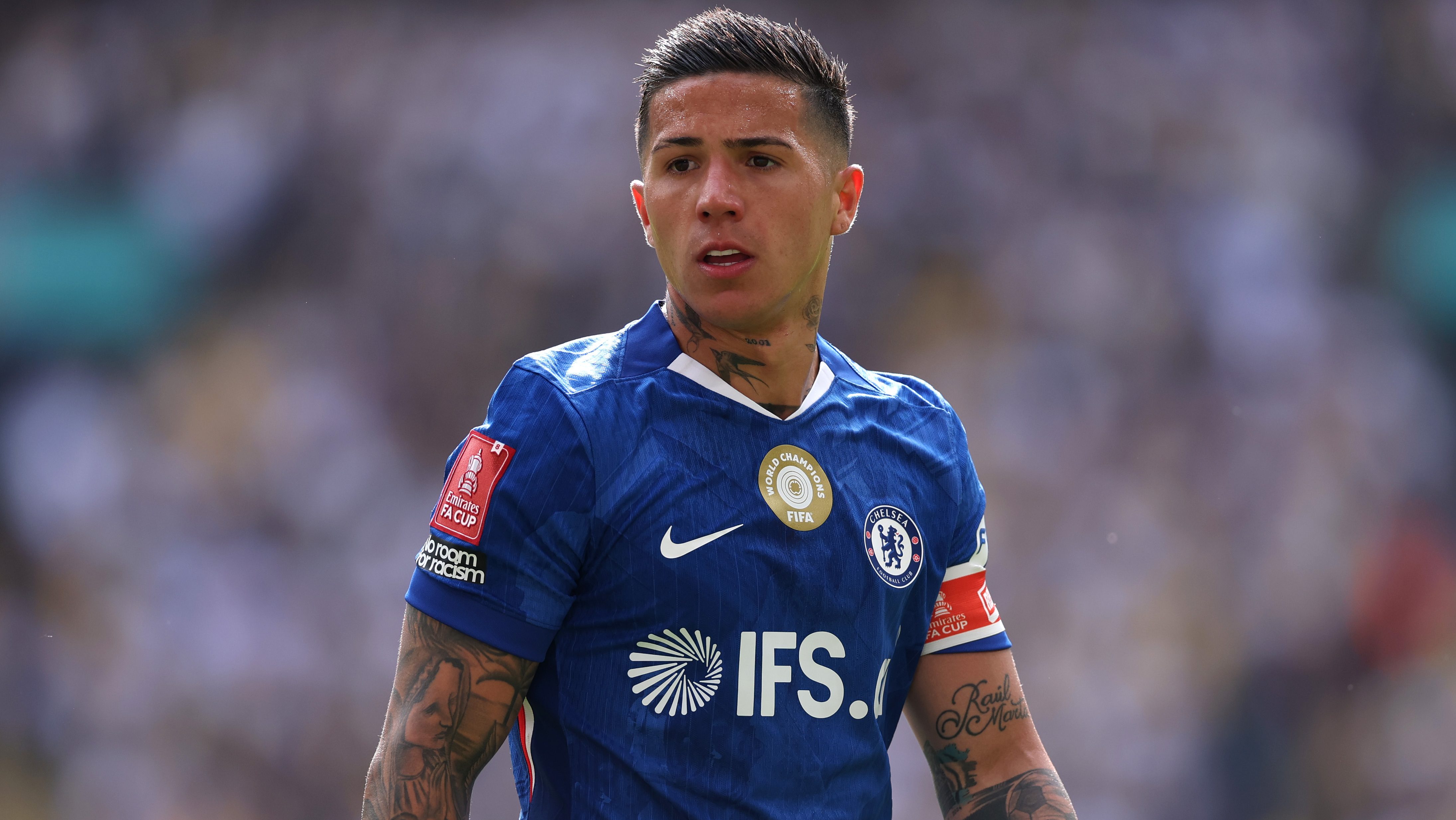 Enzo Fernandez Makes Bold Transfer Demand to Chelsea Involving Tottenham Captain - heavy.com