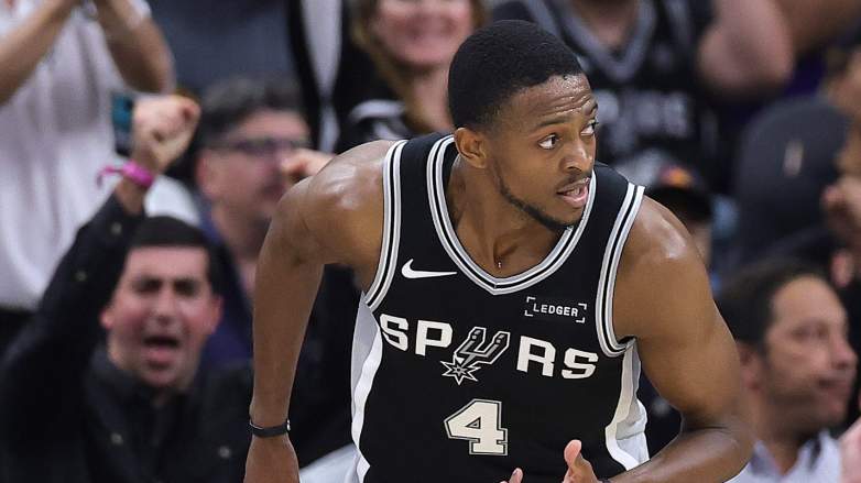 De’Aaron Fox runs up court during Spurs playoff game