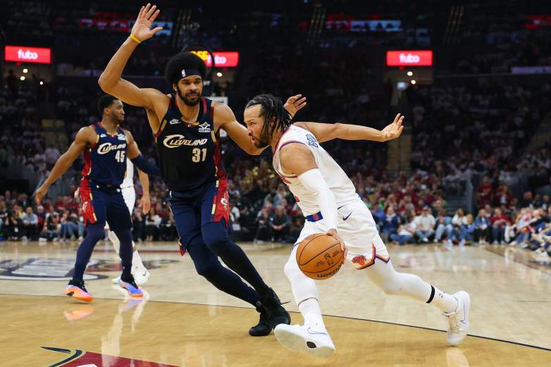 Jalen Brunson’s Old Stephen Curry Tweet Resurfaces After Becky Hammon Challenge