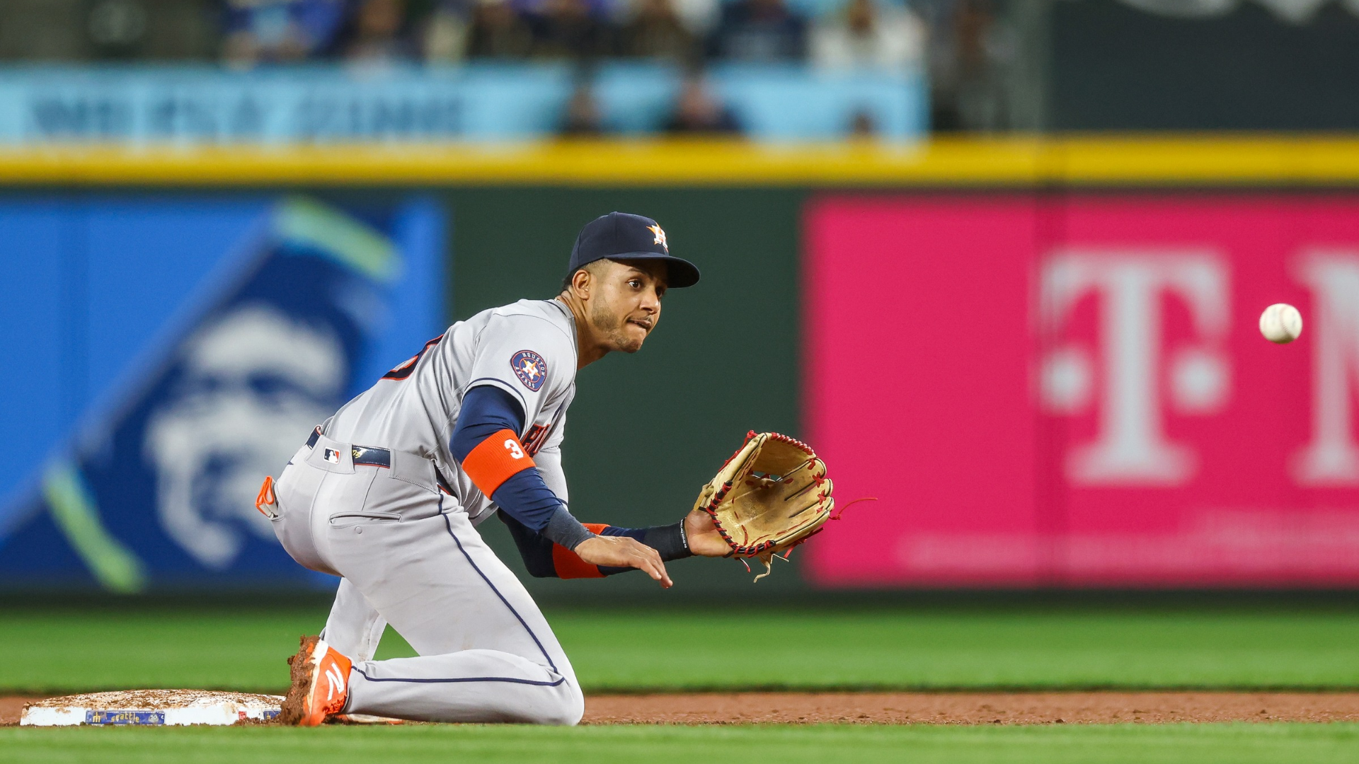 Jeremy Pena #3 of the Houston Astros receives the throw to catch the runner during the fifth inning against the Seattle Mariners at T-Mobile Park on April 10, 2026 in Seattle, Washington. (Photo by Jack Compton/Getty Images)