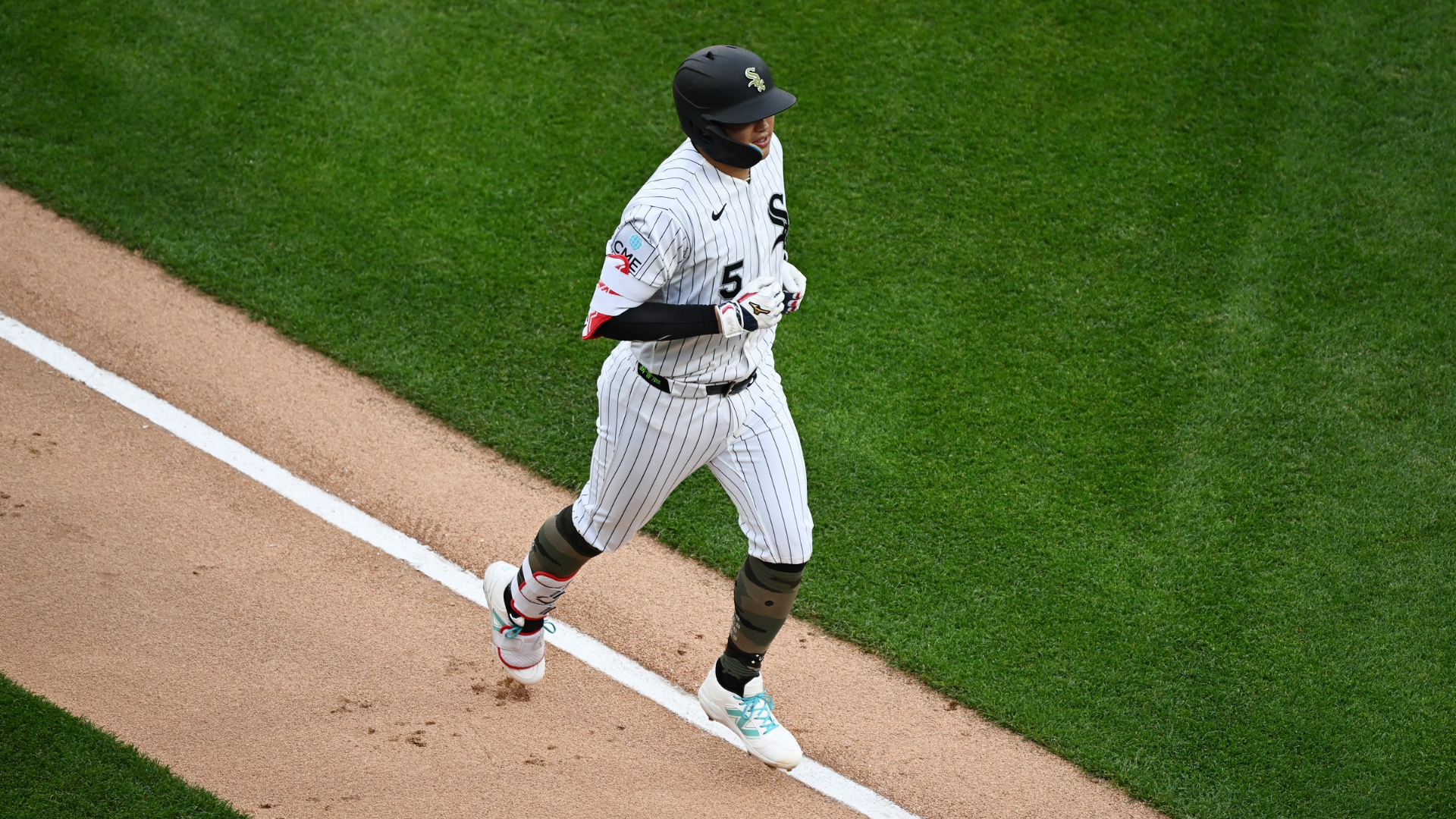 Munetaka Murakami #5 of the Chicago White Sox rounds the bases after hitting a solo home run against the Chicago Cubs during the third inning at Rate Field on May 16, 2026 in Chicago, Illinois. (Photo by Daniel Bartel/Getty Images)