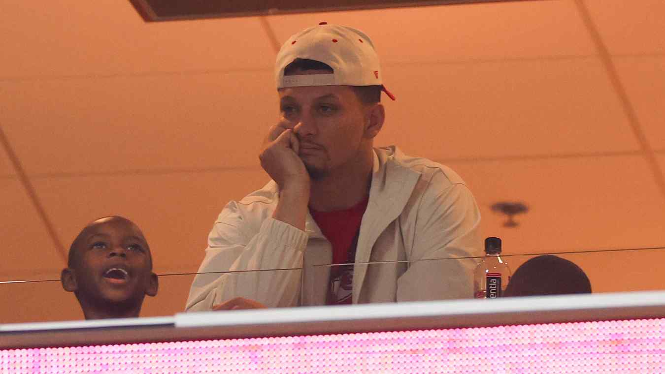 Chiefs Insider's Latest Patrick Mahomes Injury Update Catches Attention