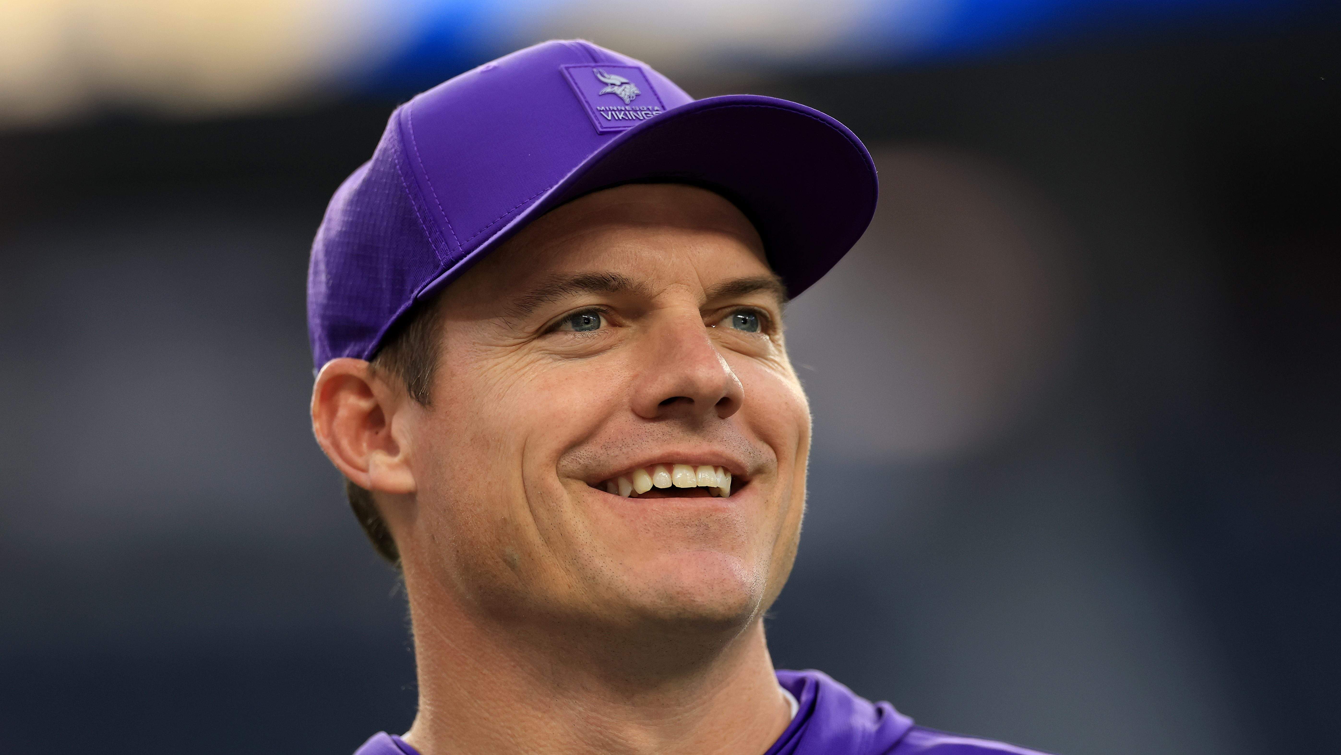 Vikings coach Kevin O’Connell stays mum on QB starter in awkward interview, details unknown.