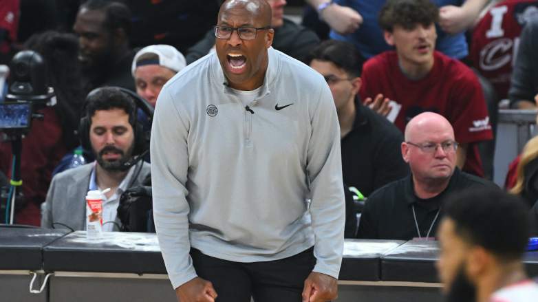 Head coach Mike Brown of the New York Knicks reacts.