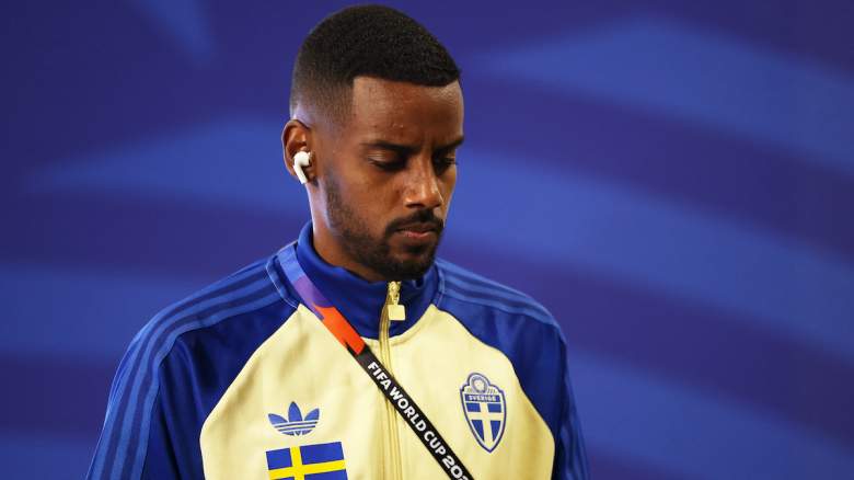 Alexander Isak #9 of Sweden arrives.