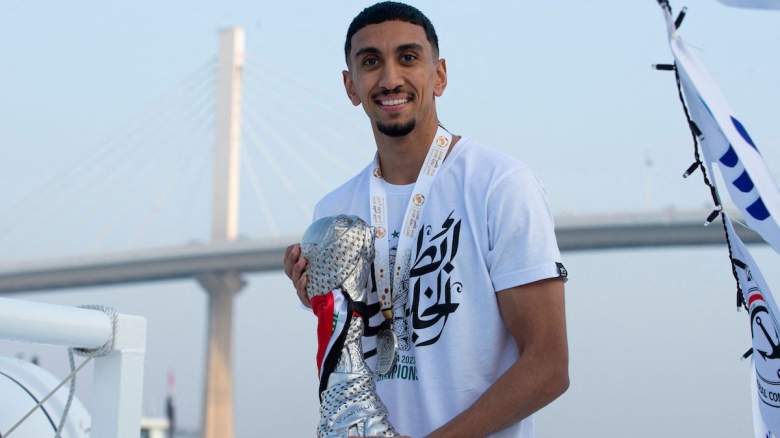 Iraq's midfielder Amir al-Ammari celebrates.