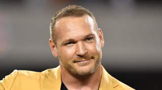 Bears Legend Brian Urlacher Doesn’t Hold Back on Stadium Saga