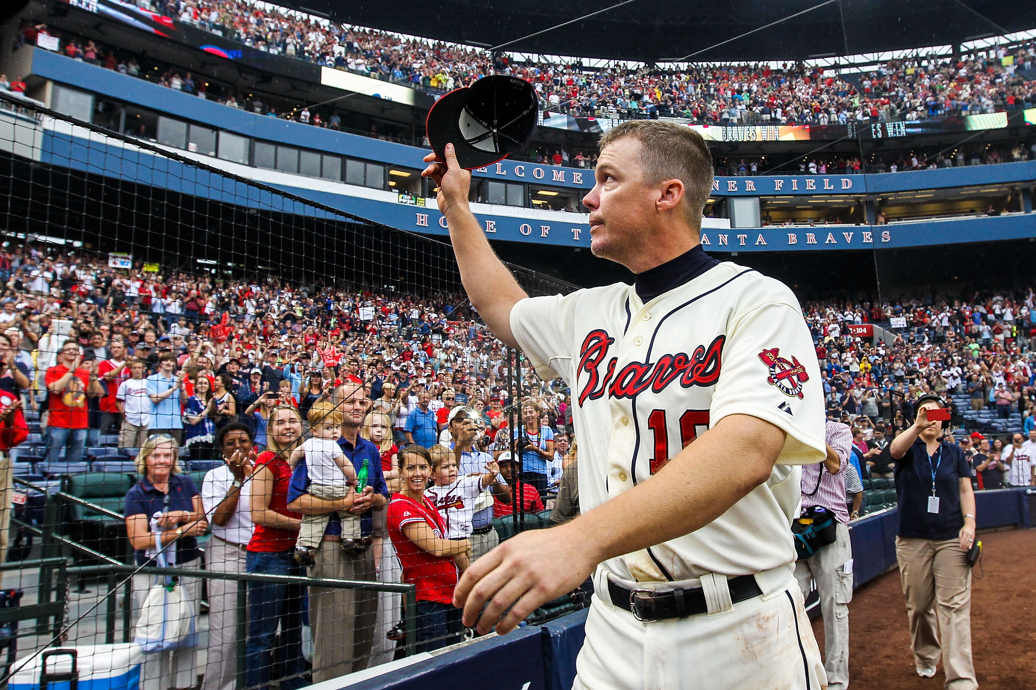 Atlanta Braves Legend Chipper Jones makes heartfelt post, sharing career memories.
