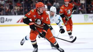 Anaheim Ducks Weighing up two Major Offers for Mason McTavish